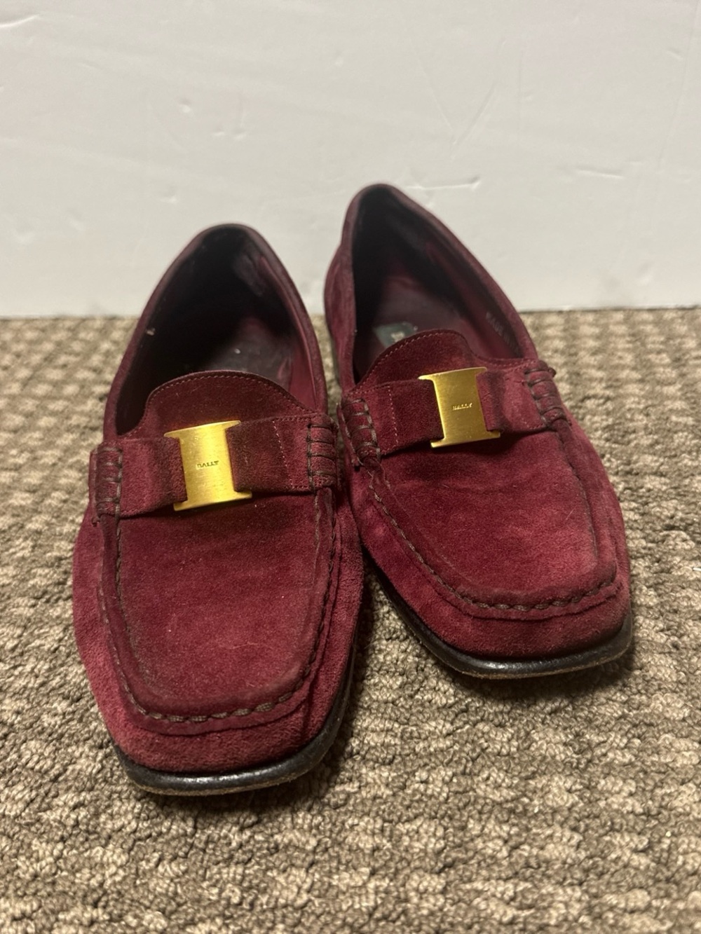 Bally women's Suede Loafers in Burgundy with gold buckle sz 7.5